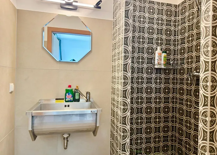With Parking & Fitness Apartment *