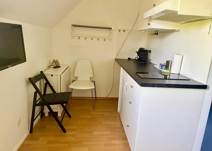 Apartment With Parking & Fitness *